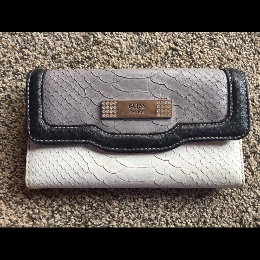 Guess Wallet
